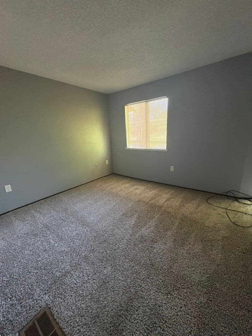 Auburn Apartment: Rock Creek Apartments