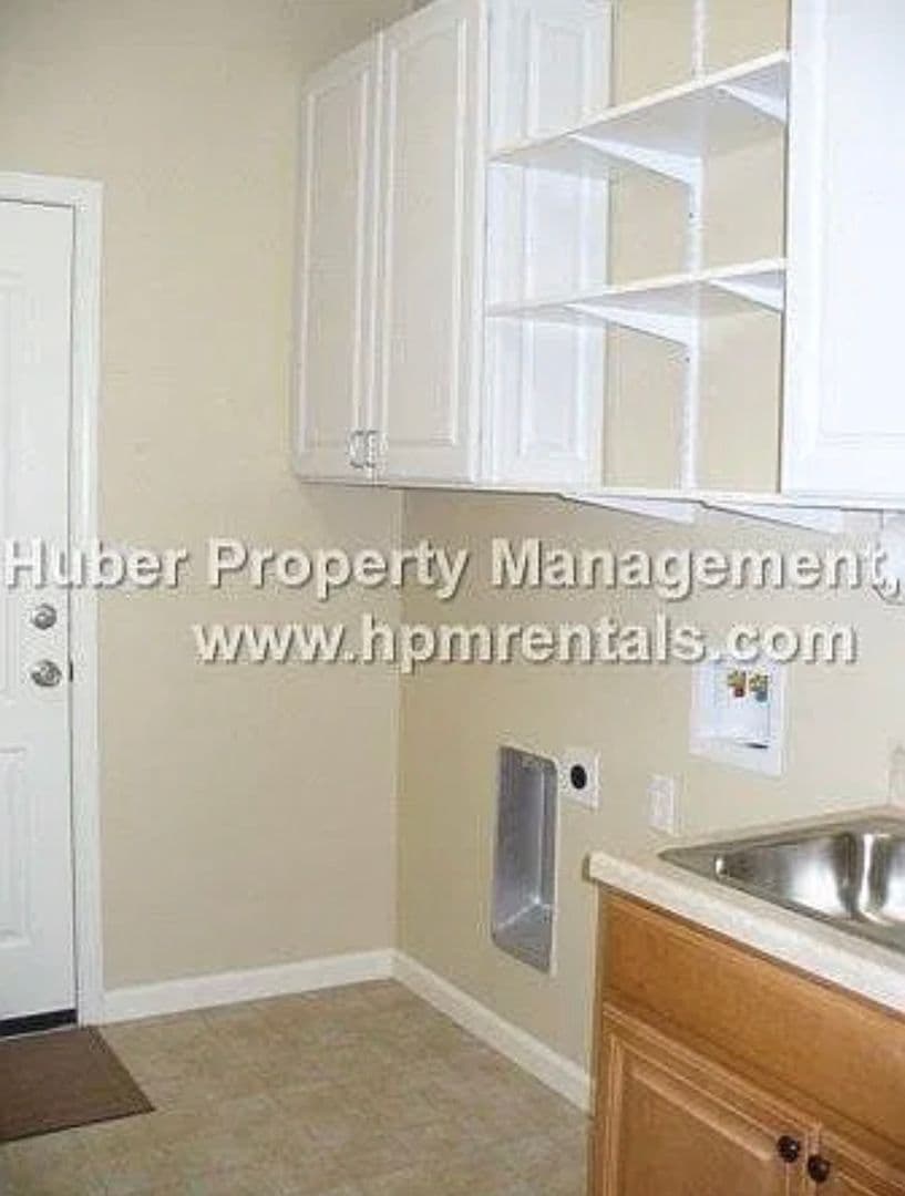 Auburn House: 11004 Caballo Circle