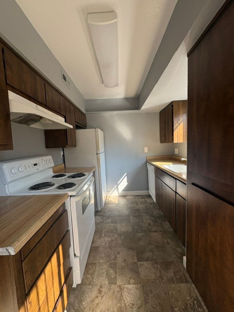 Auburn Apartment: Rock Creek Apartments