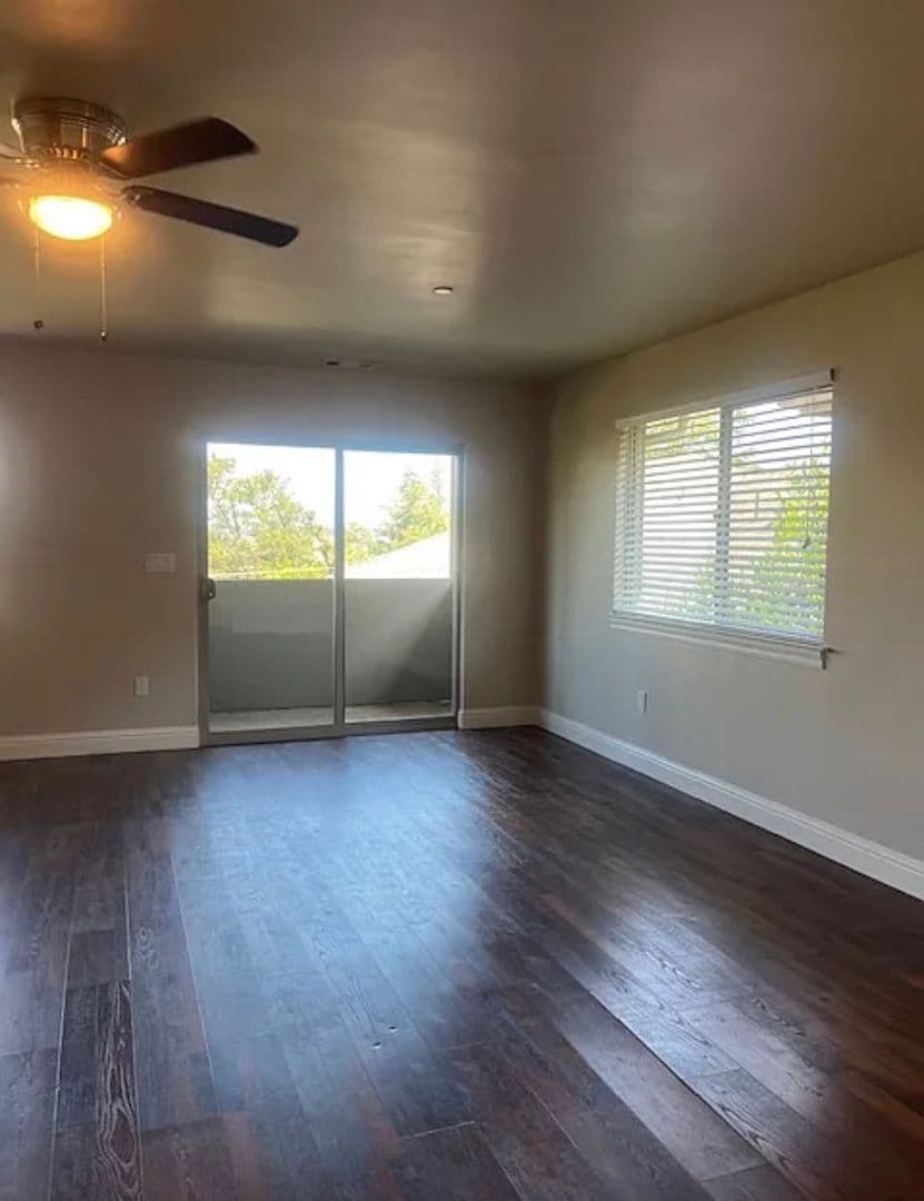 Auburn Apartment: 201-209 Hoffman Ave