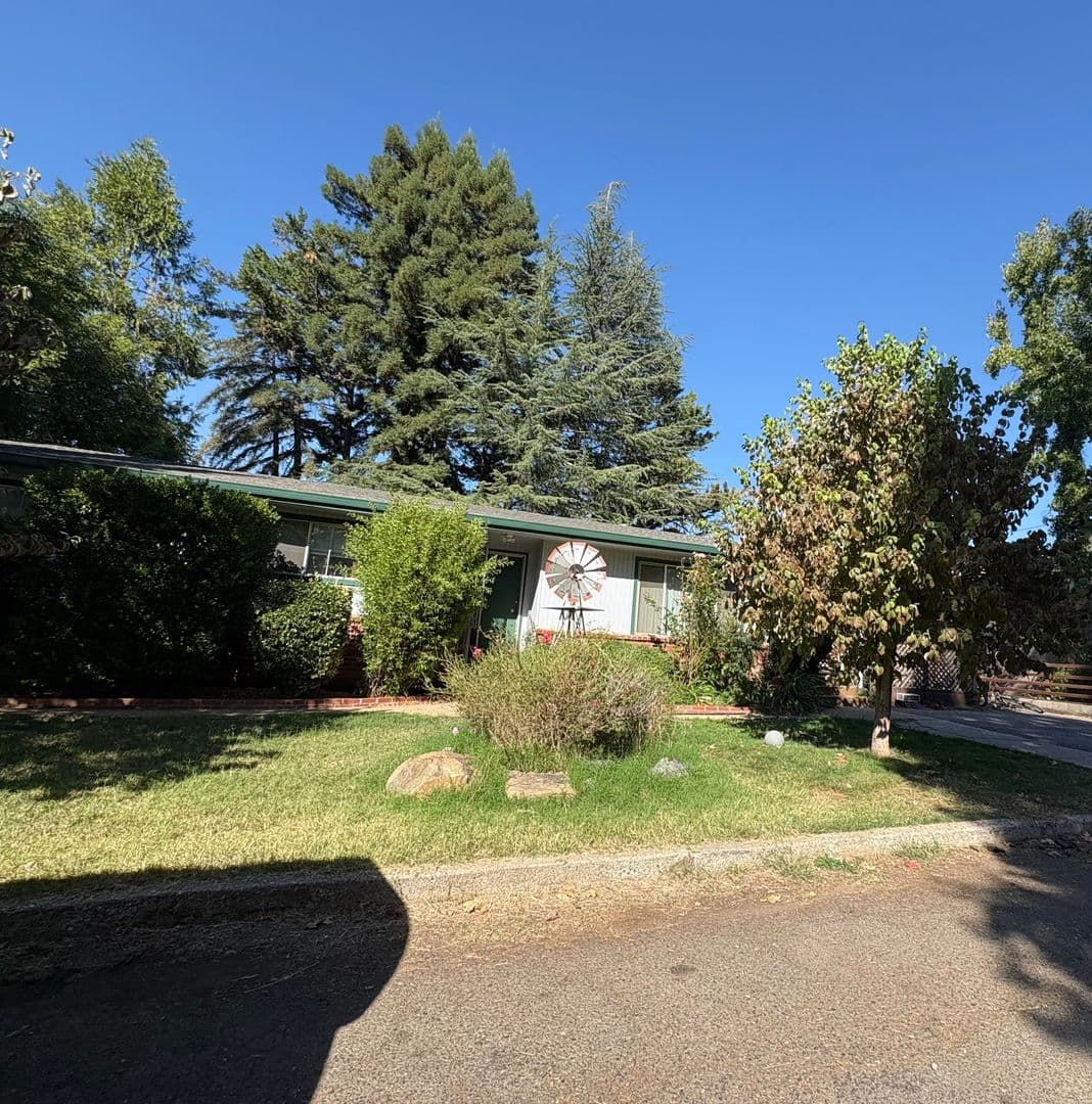 Colfax House: 45 West Oak Street