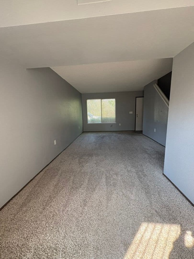 Auburn Apartment: Rock Creek Apartments