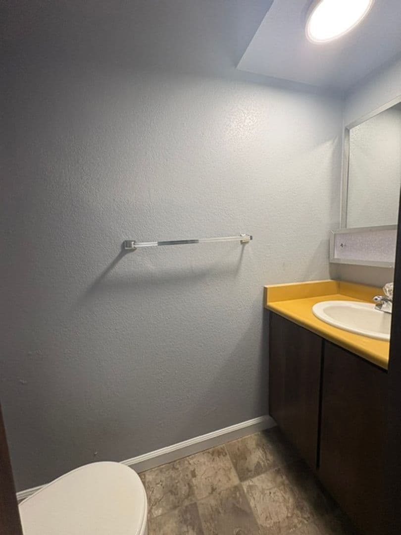 Auburn Apartment: Rock Creek Apartments