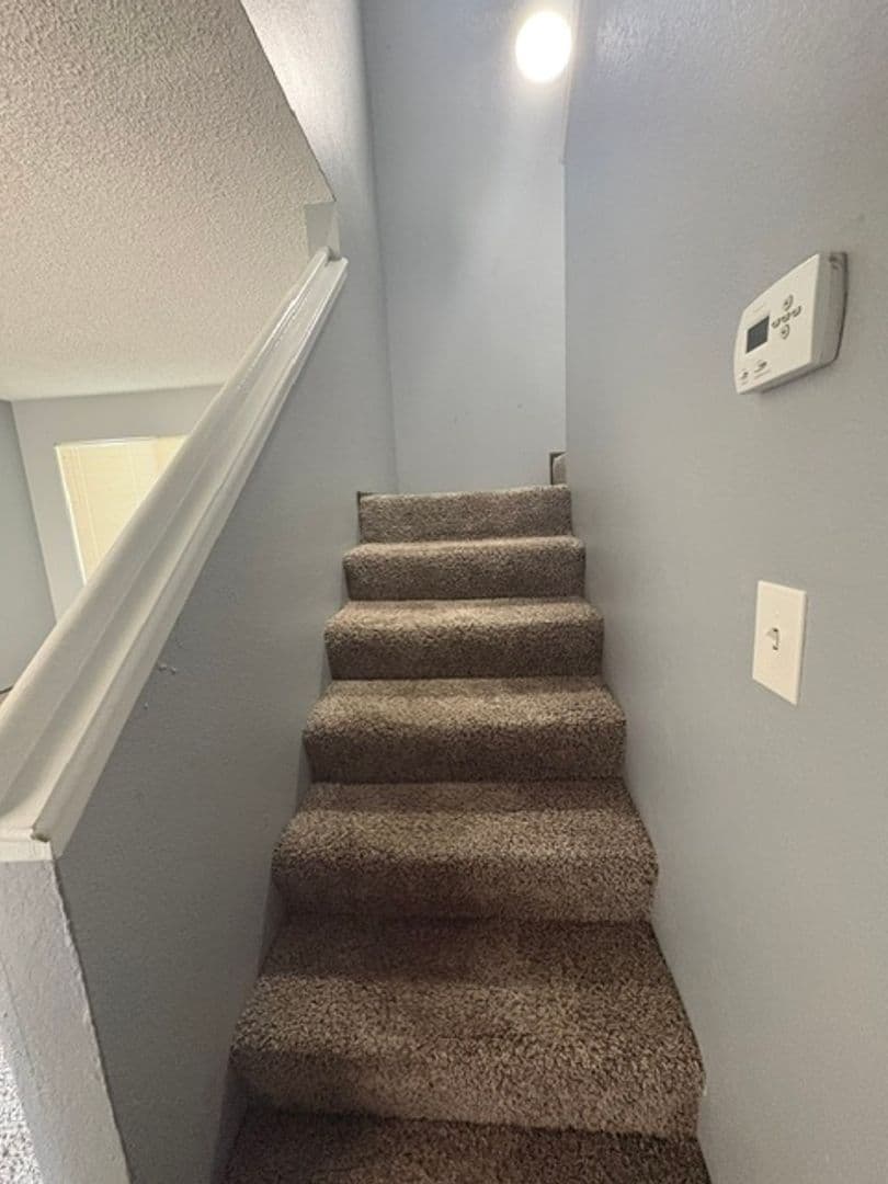 Auburn Apartment: Rock Creek Apartments