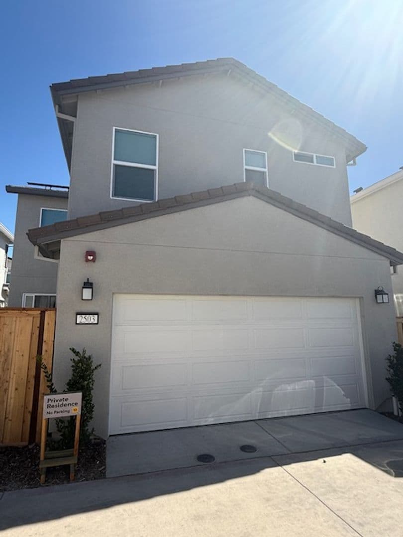 Lincoln House: 2503 Galactic Lane