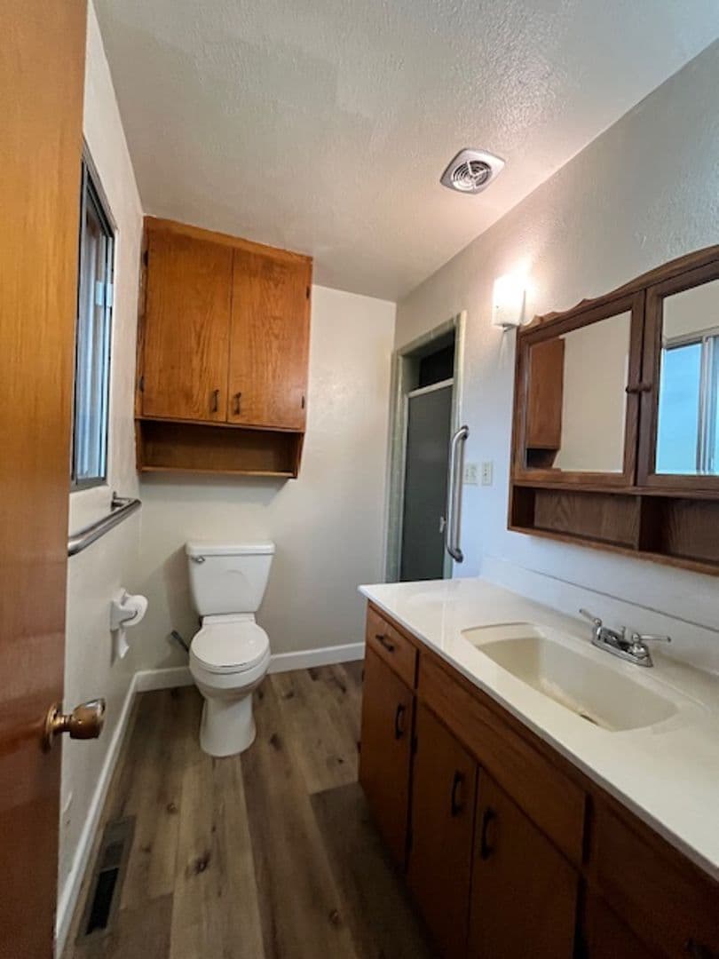 Colfax House: 45 West Oak Street