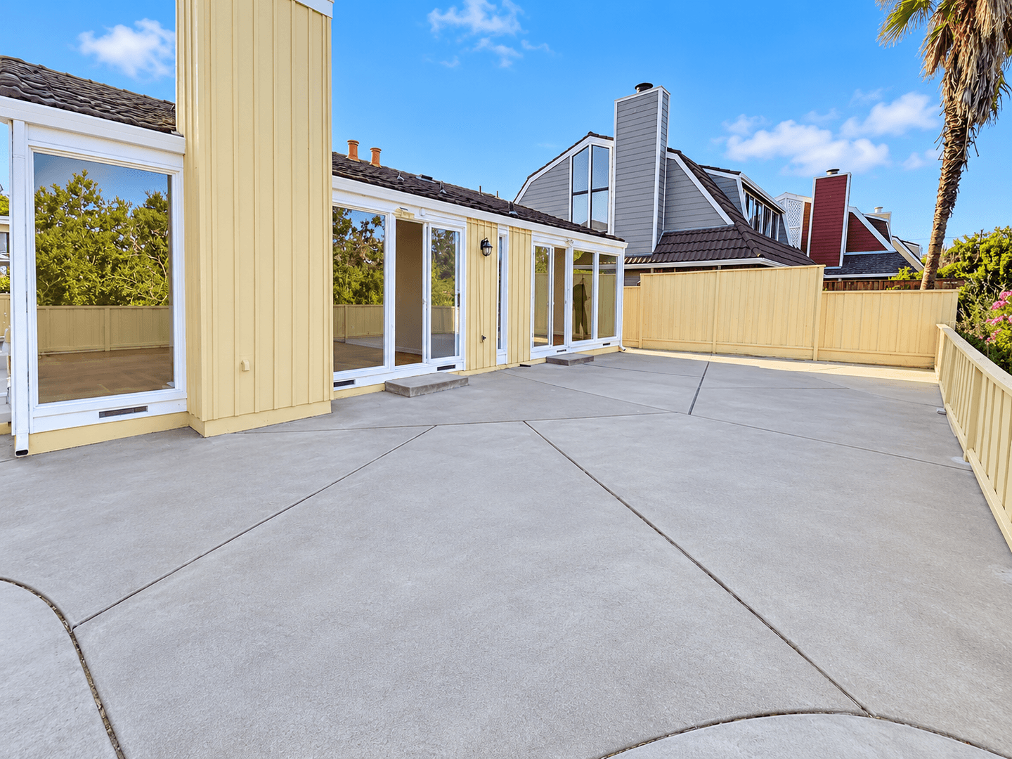 Millbrae House: 1064 Ridgewood Dr