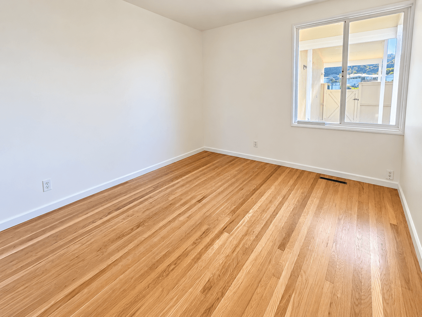 Millbrae House: 1064 Ridgewood Dr