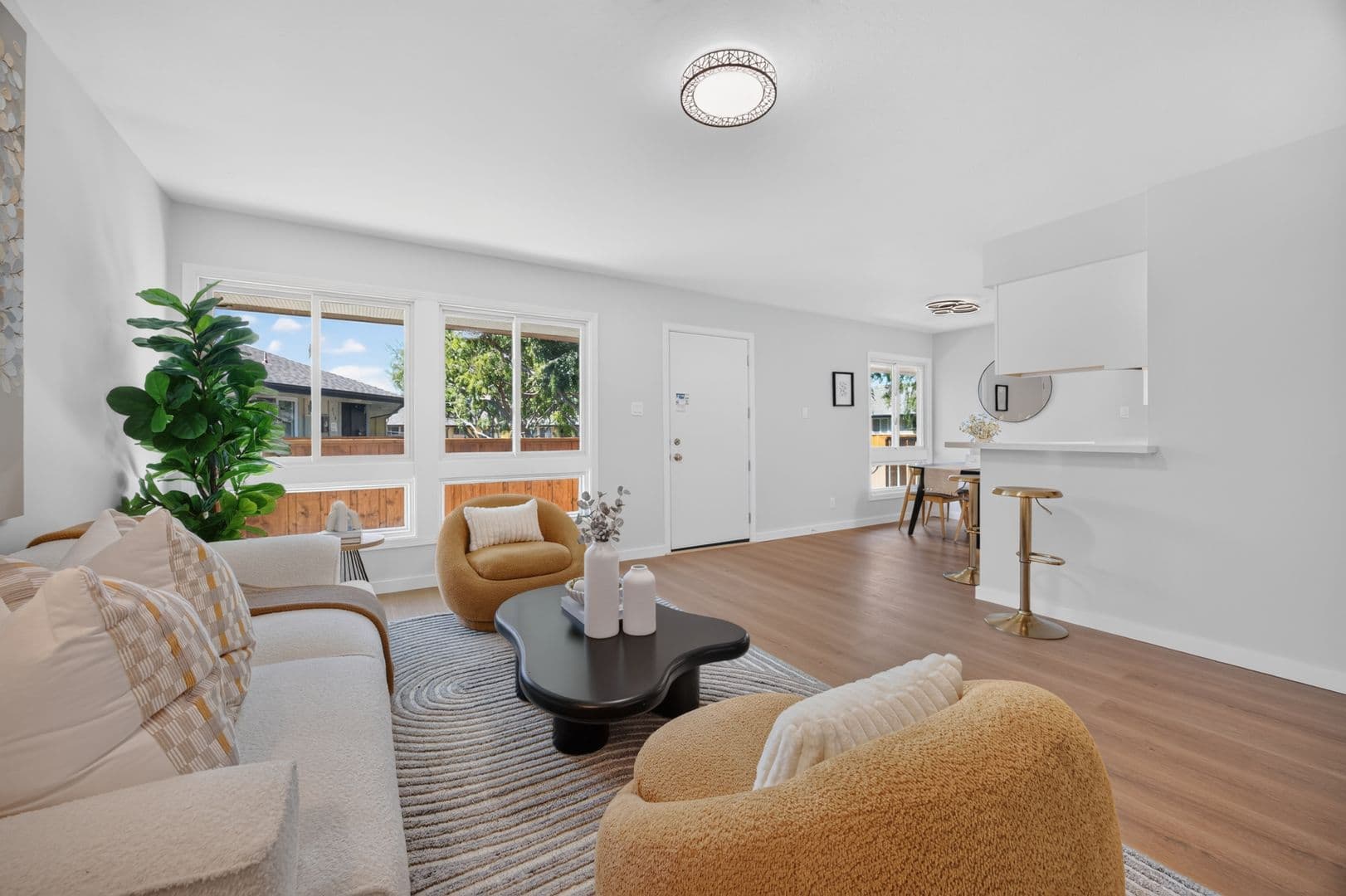 San Mateo House: 3001 Los Prados St