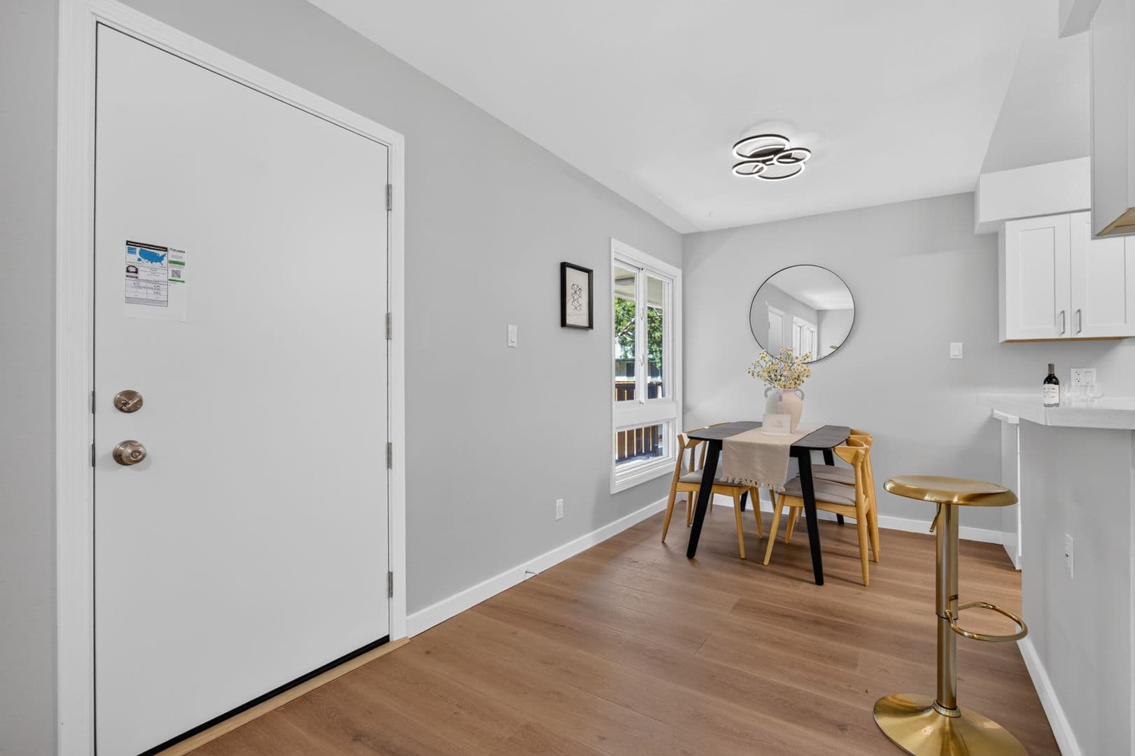 San Mateo House: 3001 Los Prados St