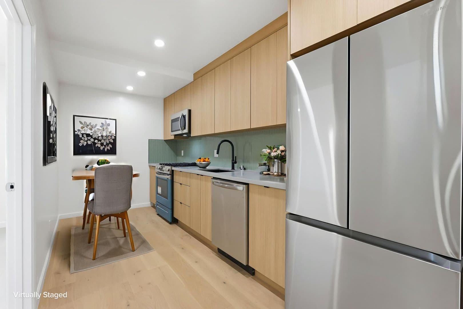 San Francisco House: 1223 Waller St