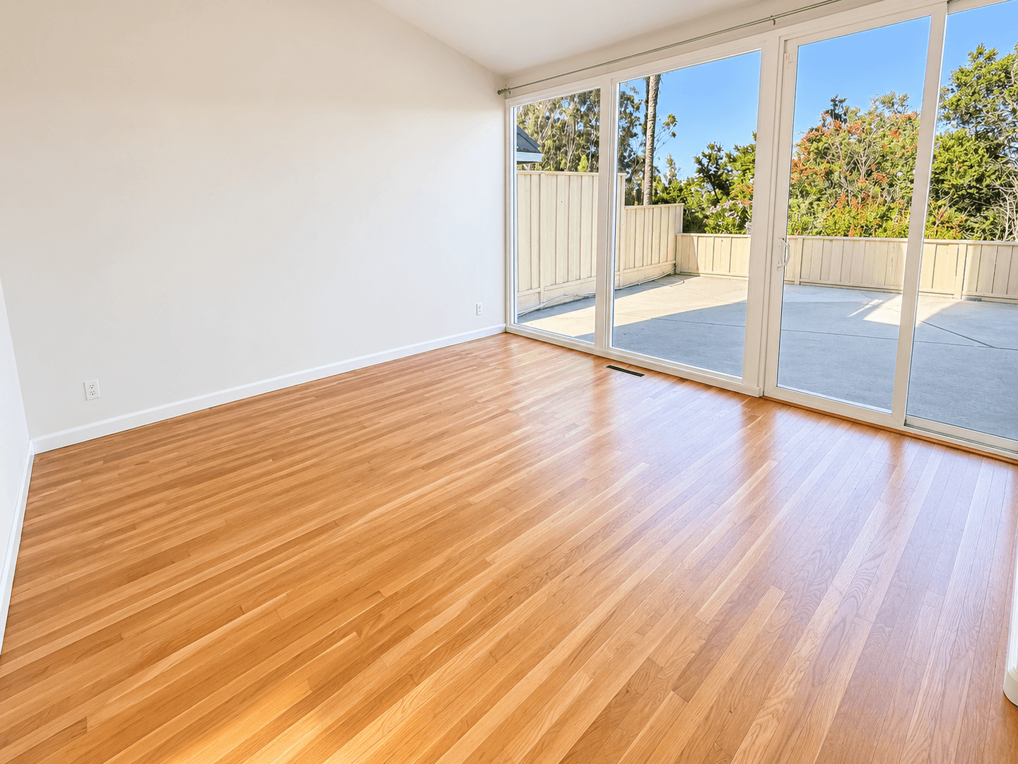 Millbrae House: 1064 Ridgewood Dr