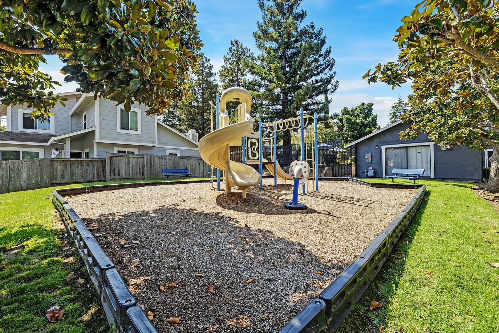 Hayward House: 3238 Monika Lane