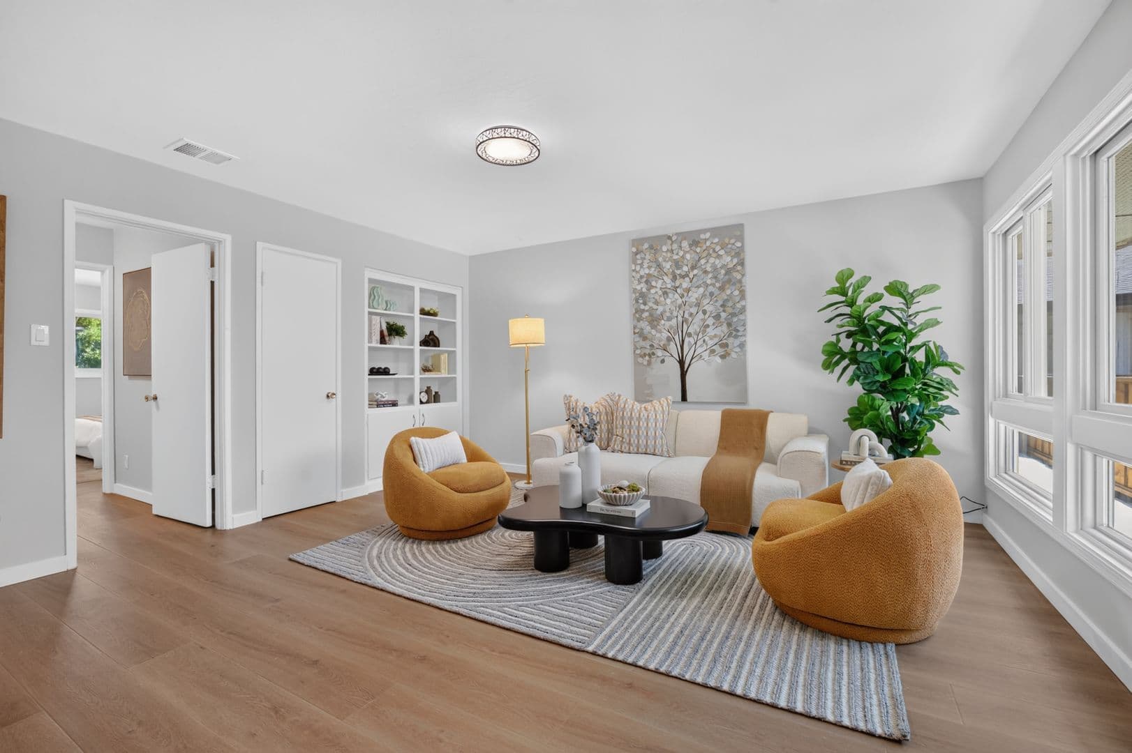San Mateo House: 3001 Los Prados St