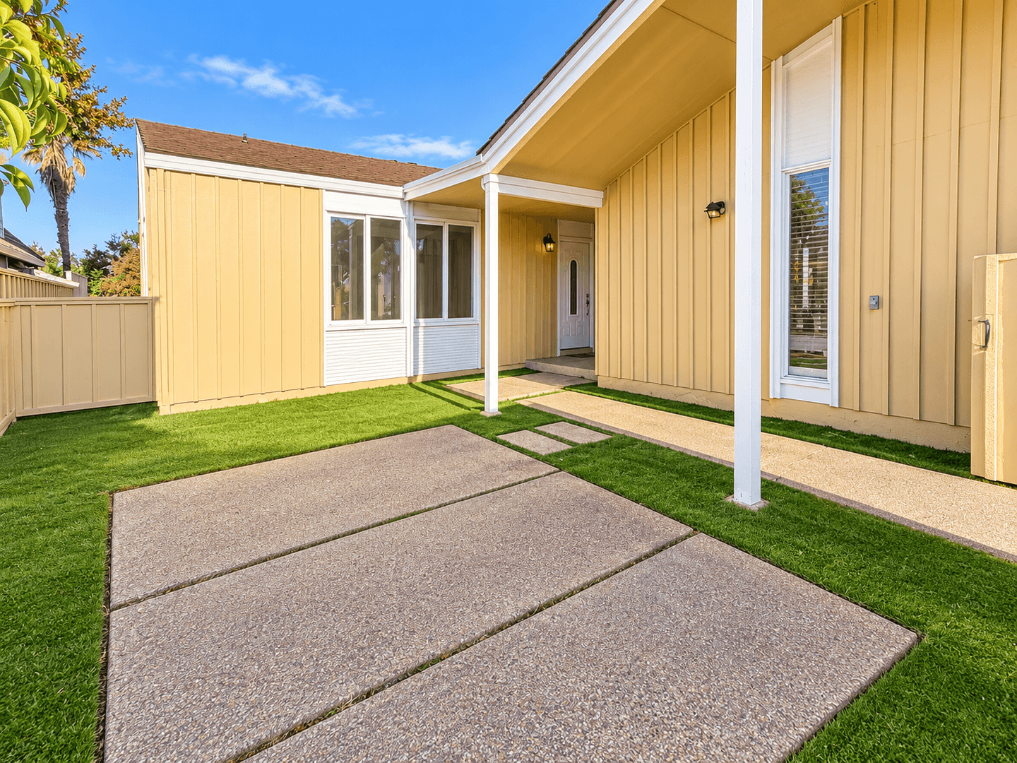 Millbrae House: 1064 Ridgewood Dr