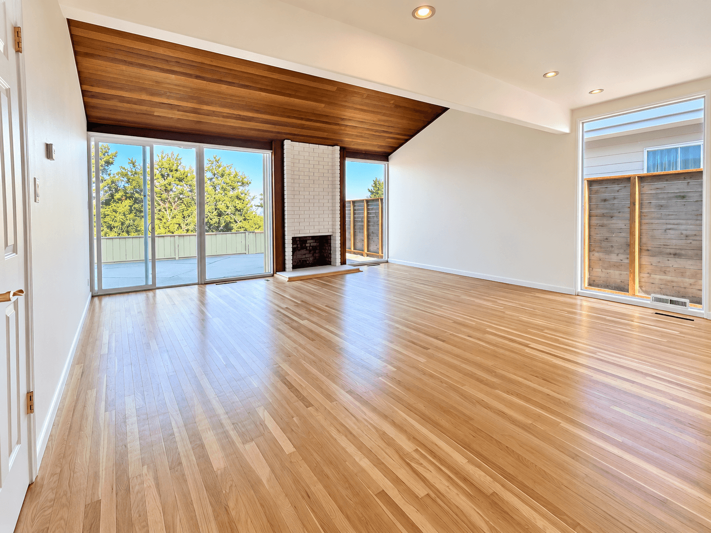 Millbrae House: 1064 Ridgewood Dr