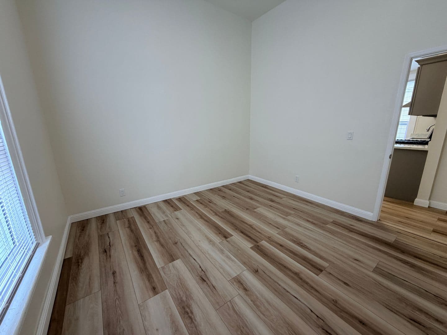 Oakland Apartment: 1115 7th Ave - #4