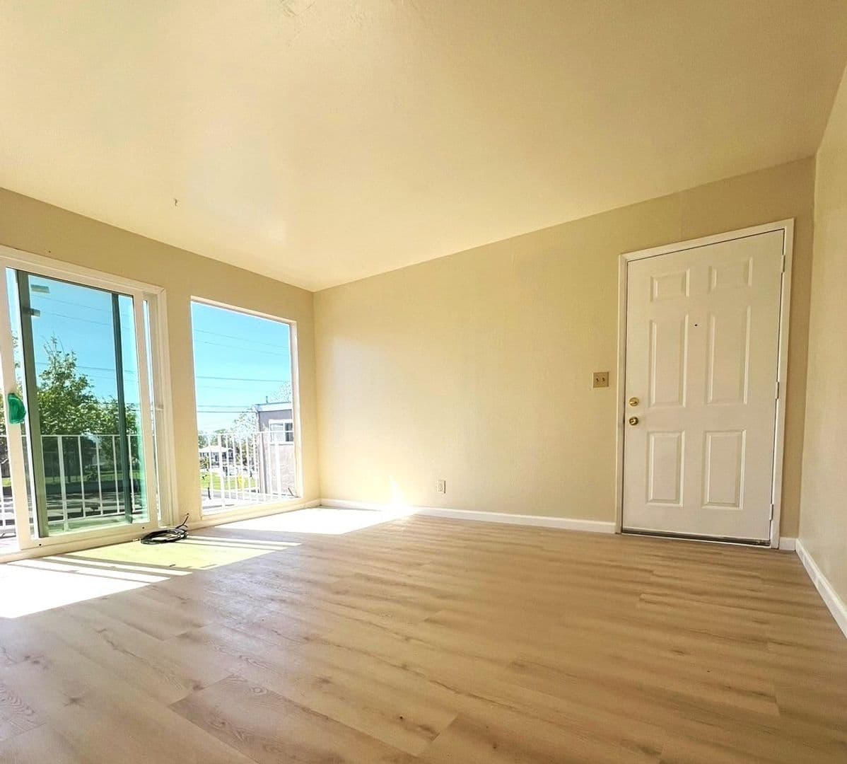 Berkeley Apartment: 929 Delaware Street