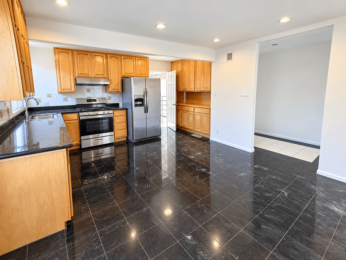 Millbrae House: 1064 Ridgewood Dr