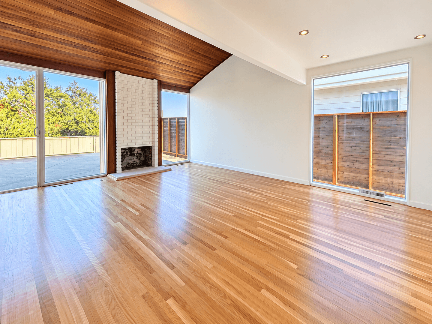 Millbrae House: 1064 Ridgewood Dr