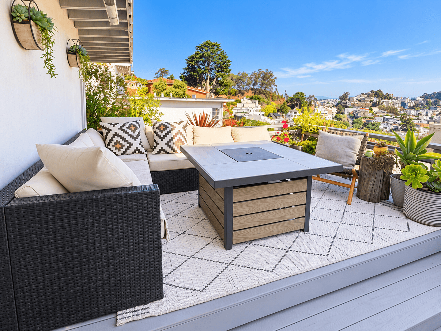 San Francisco Apartment: 130 Graystone Terrace