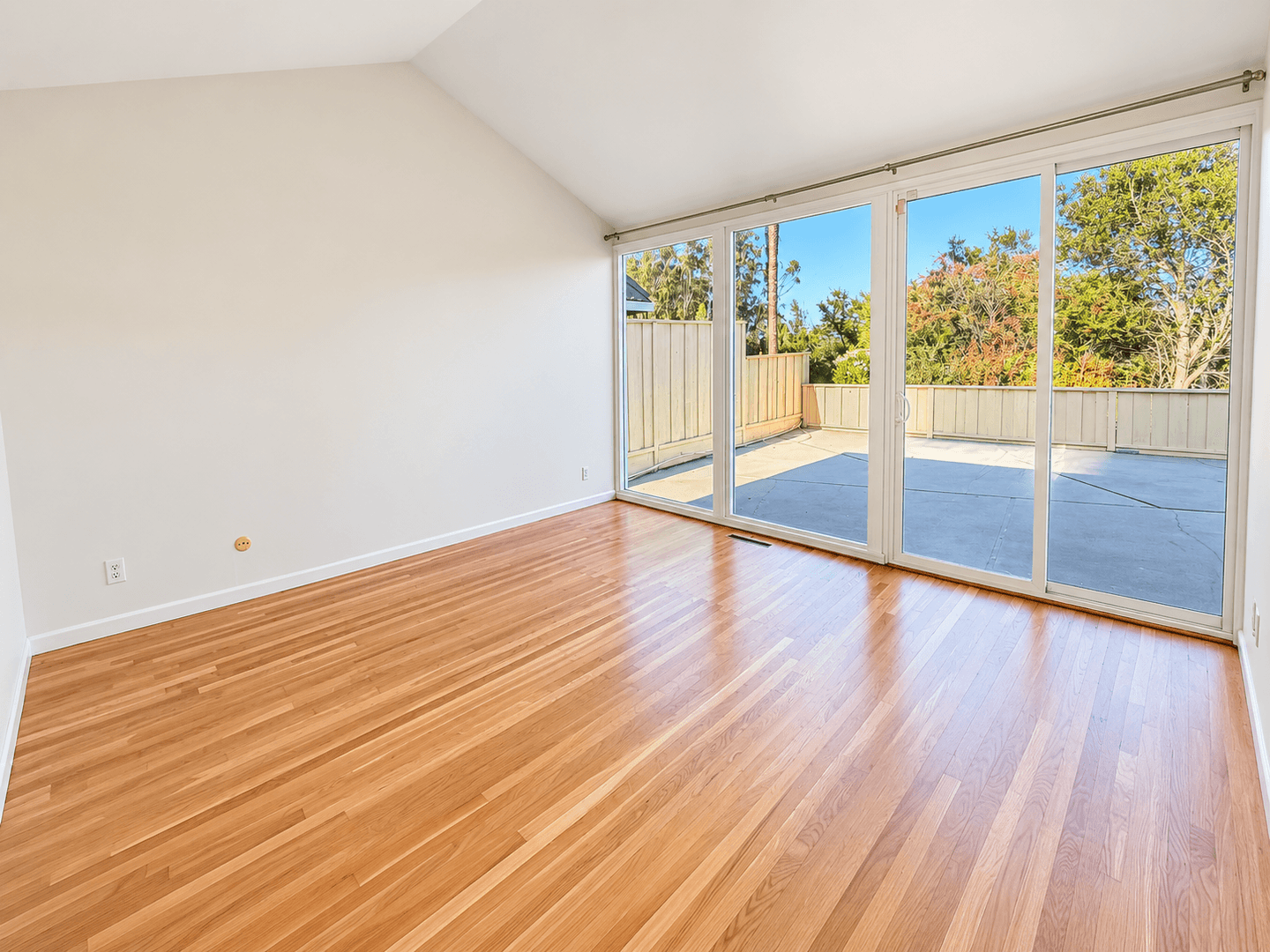 Millbrae House: 1064 Ridgewood Dr