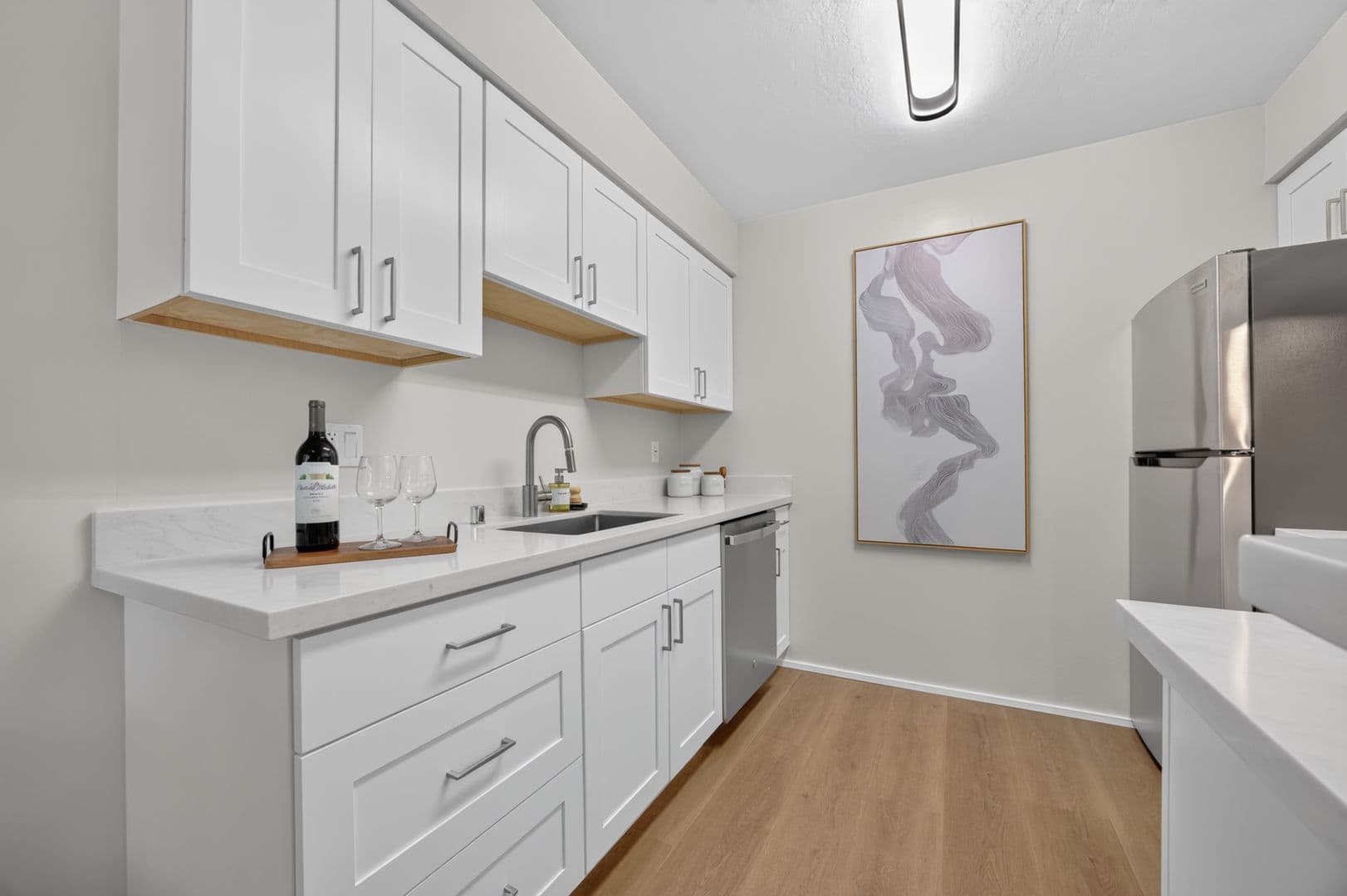 San Mateo House: 3001 Los Prados St