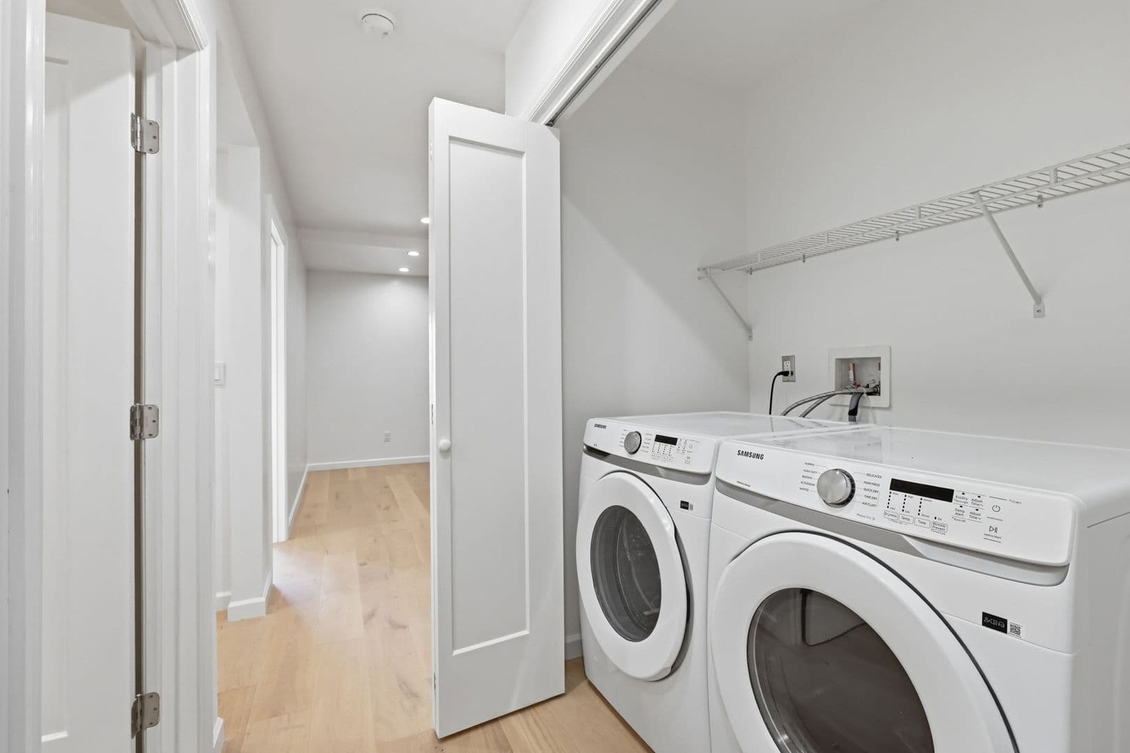 San Francisco House: 1223 Waller St
