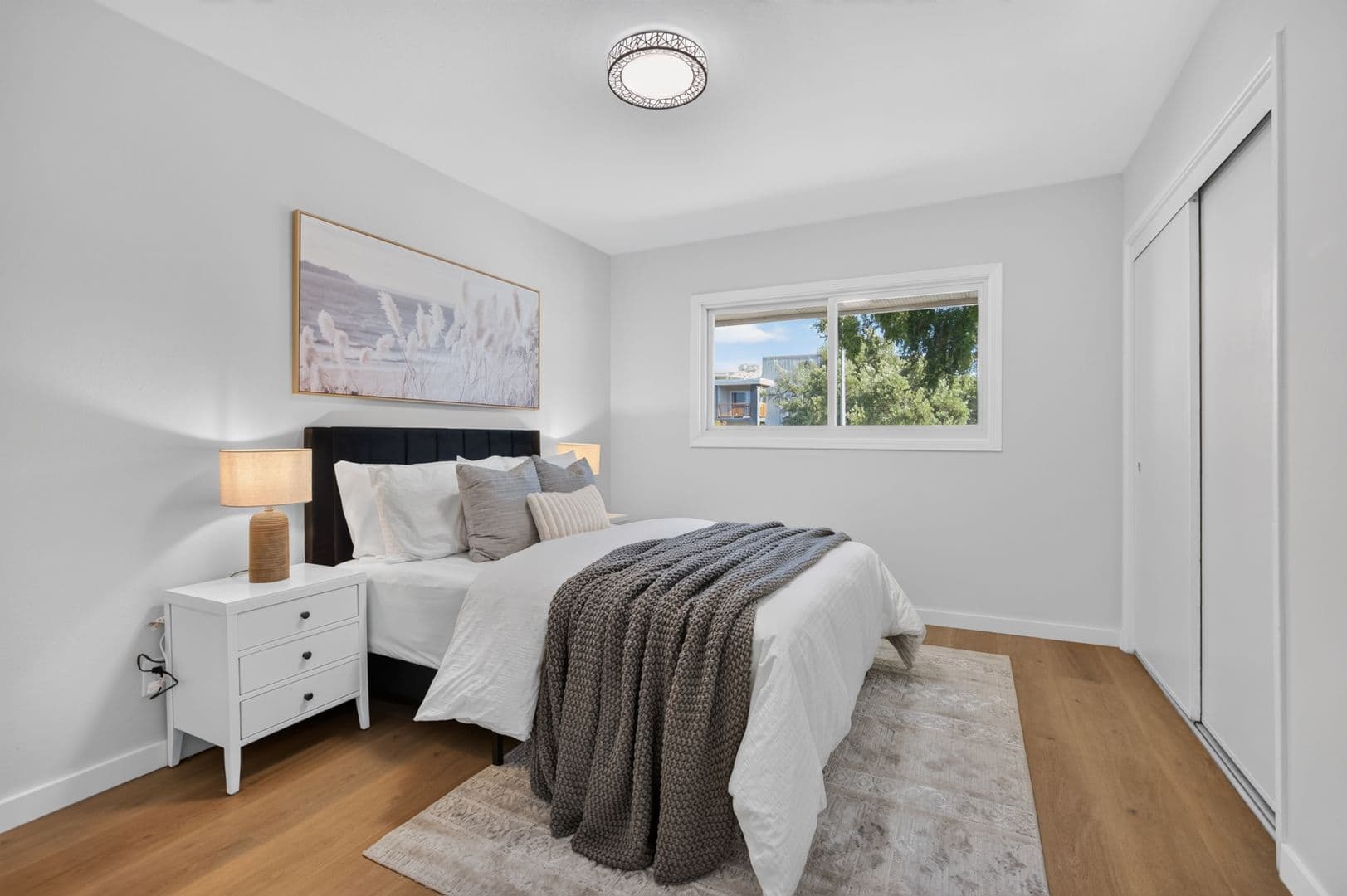 San Mateo House: 3001 Los Prados St