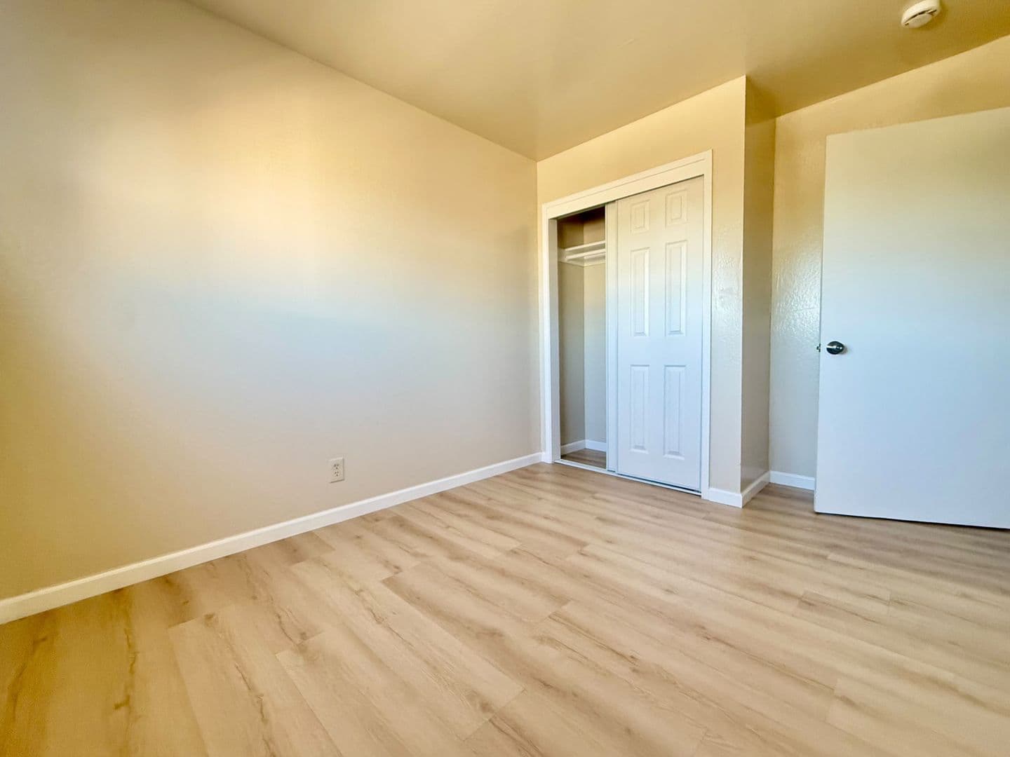 Berkeley Apartment: 929 Delaware Street