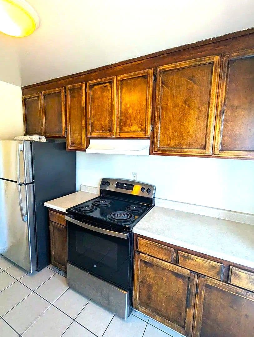 Berkeley Apartment: 929 Delaware Street