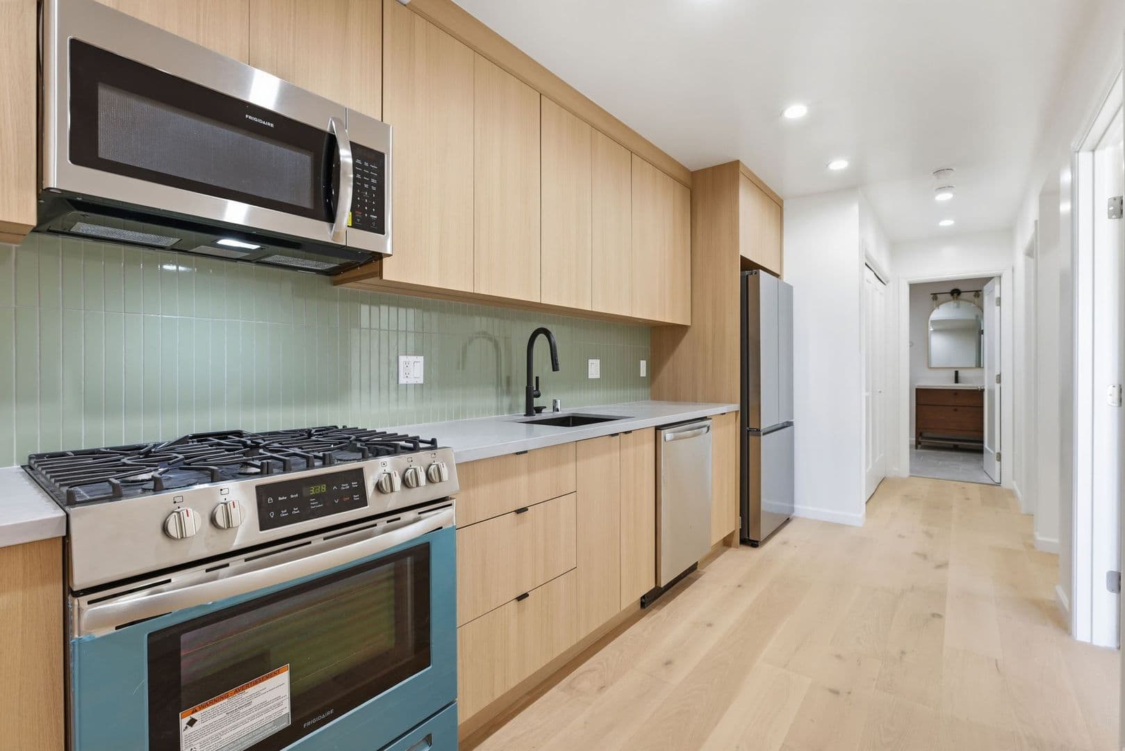 San Francisco House: 1223 Waller St