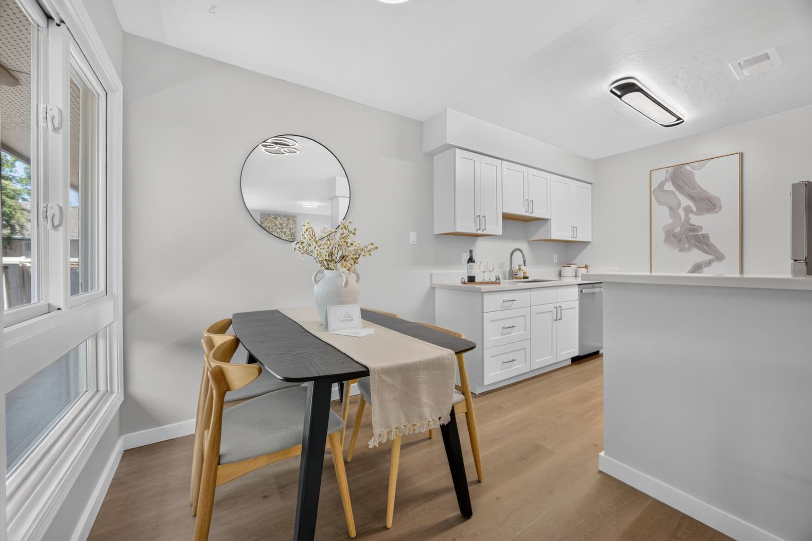 San Mateo House: 3001 Los Prados St