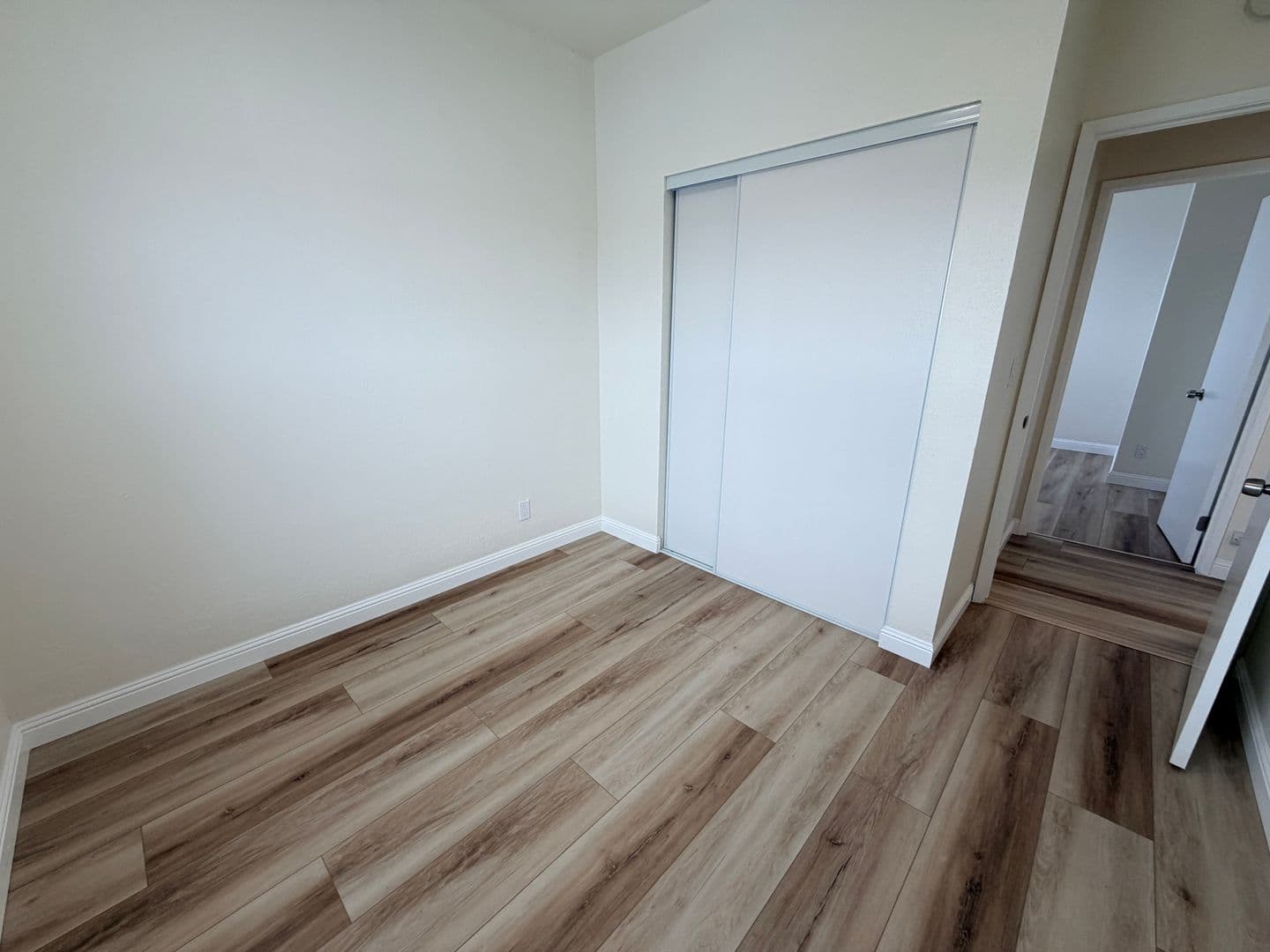 Oakland Apartment: 1115 7th Ave - #4