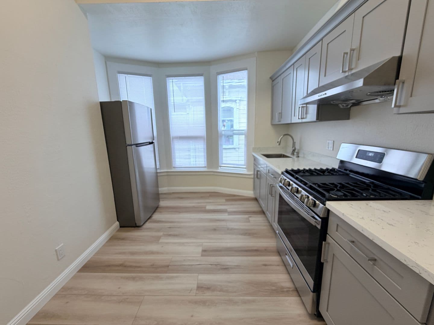 Oakland Apartment: 1115 7th Ave - #4