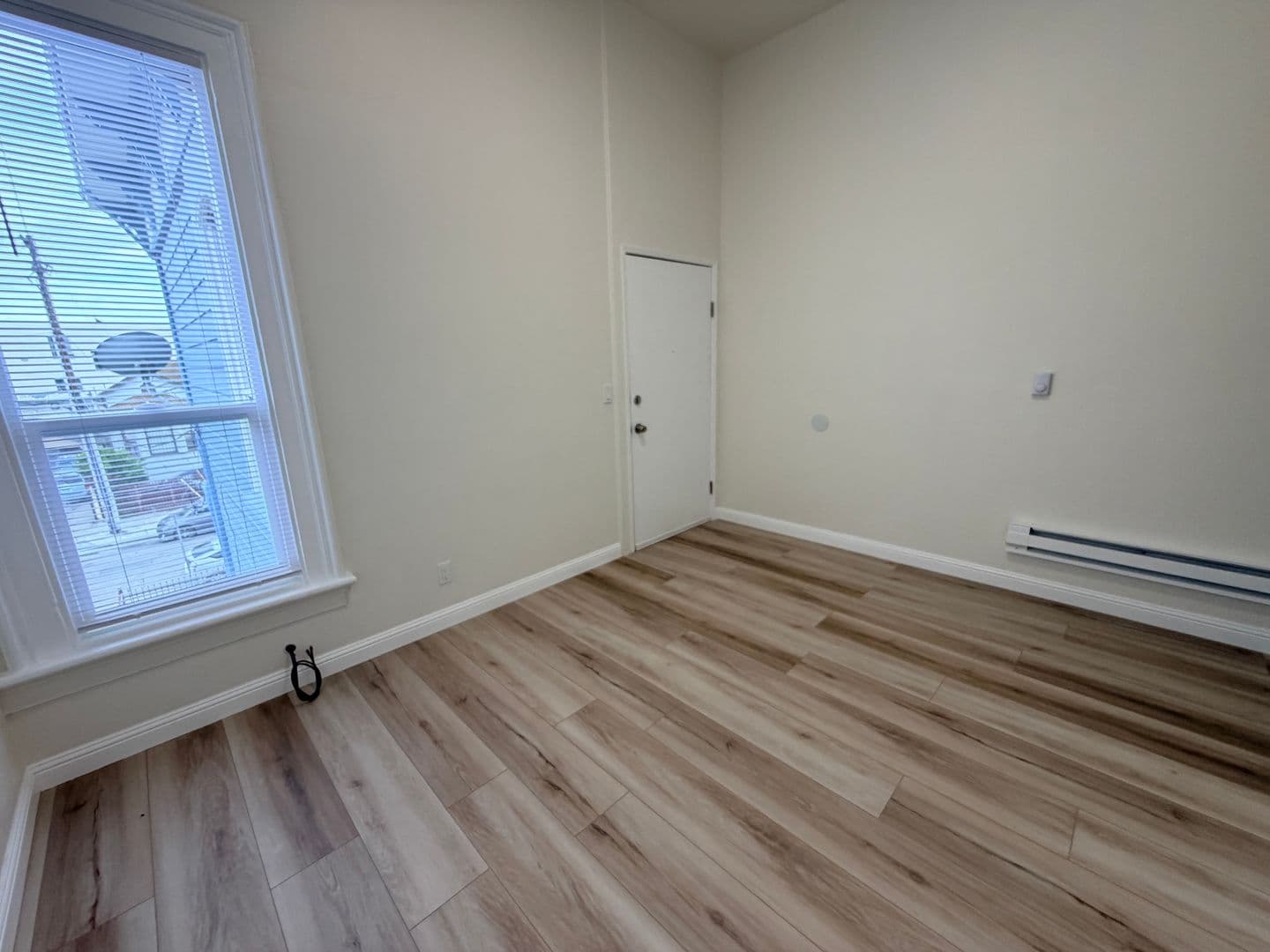 Oakland Apartment: 1115 7th Ave - #4