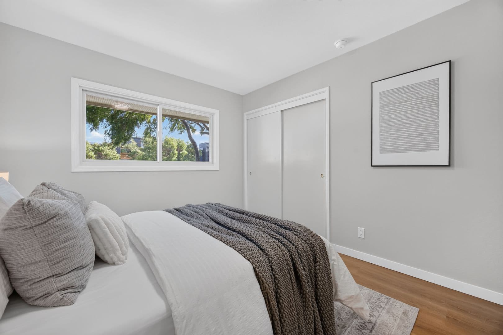 San Mateo House: 3001 Los Prados St