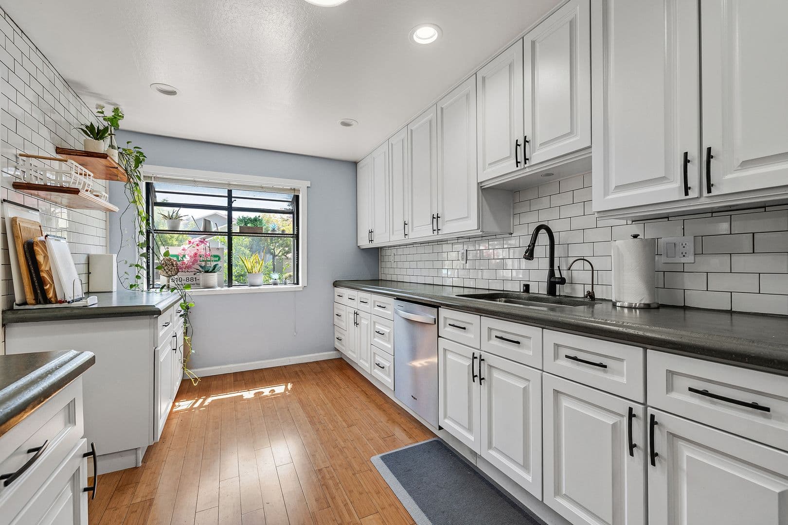 Hayward House: 3238 Monika Lane