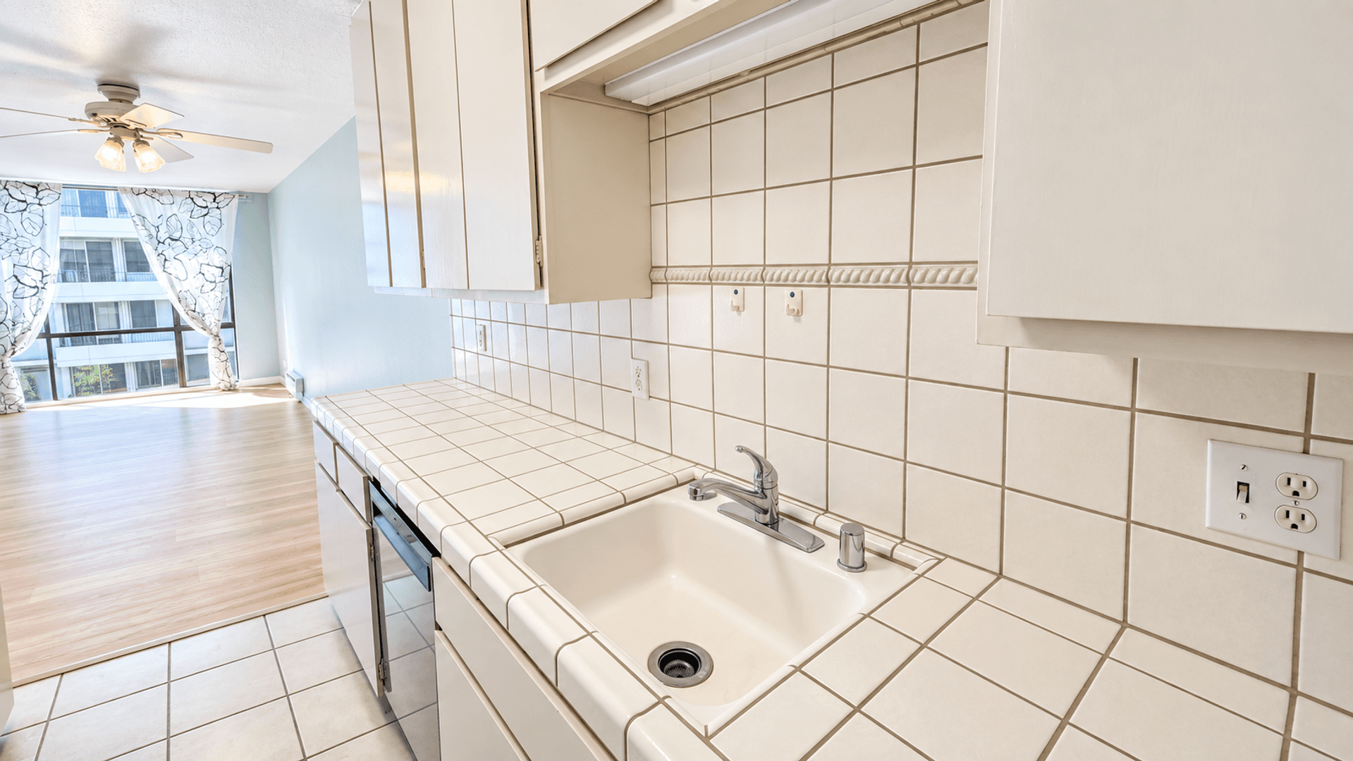 San Francisco House: 1000 Franklin Street #408