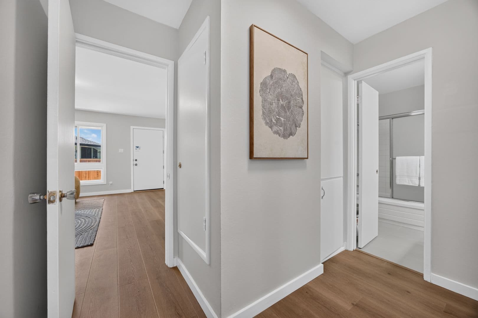 San Mateo House: 3001 Los Prados St