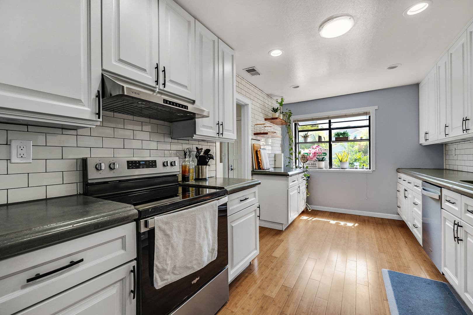 Hayward House: 3238 Monika Lane