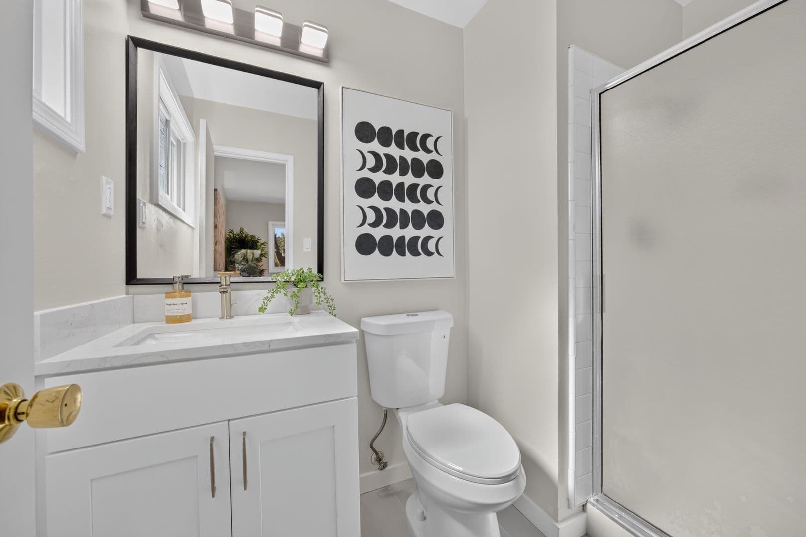San Mateo House: 3001 Los Prados St