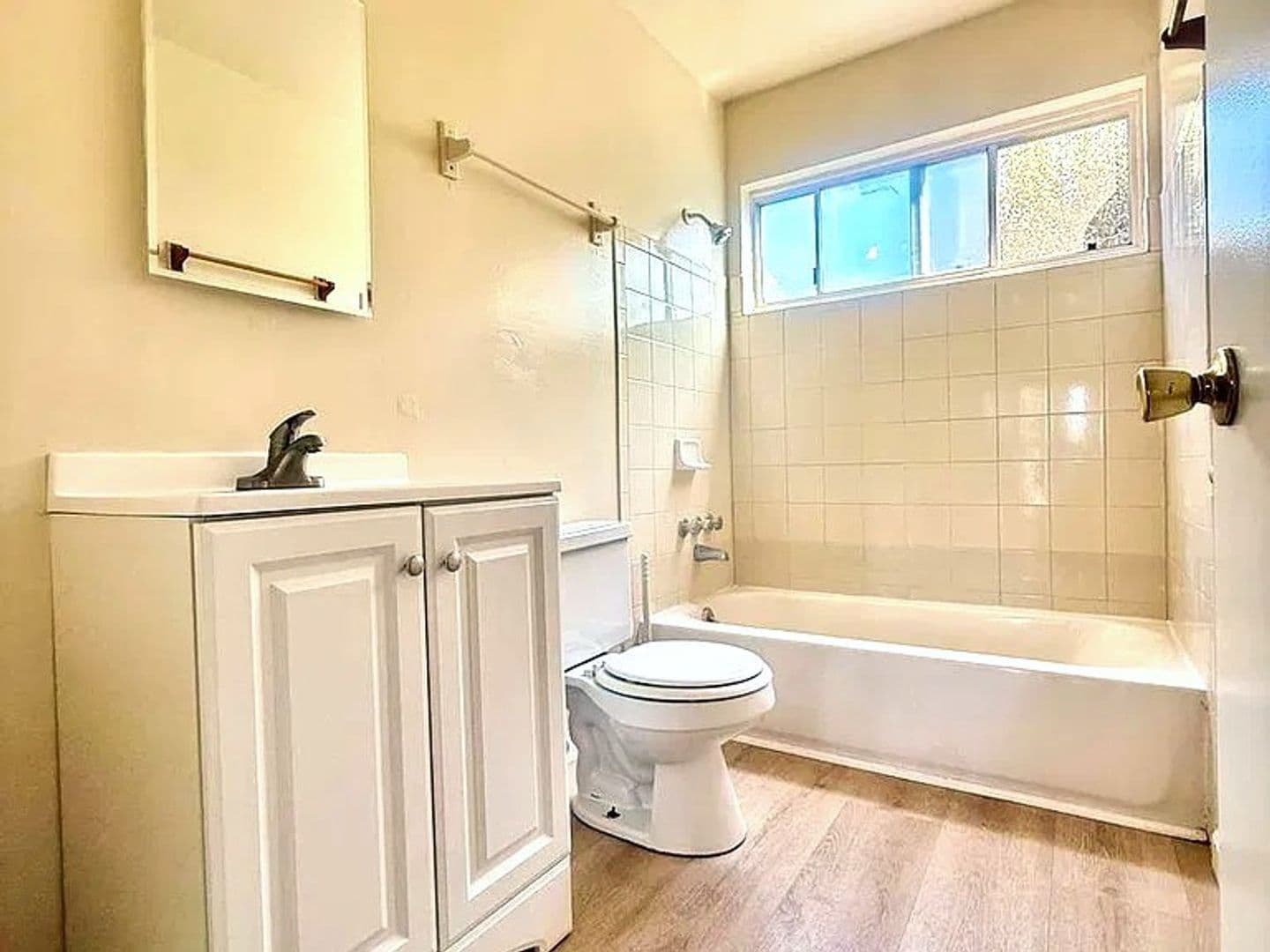 Berkeley Apartment: 929 Delaware Street
