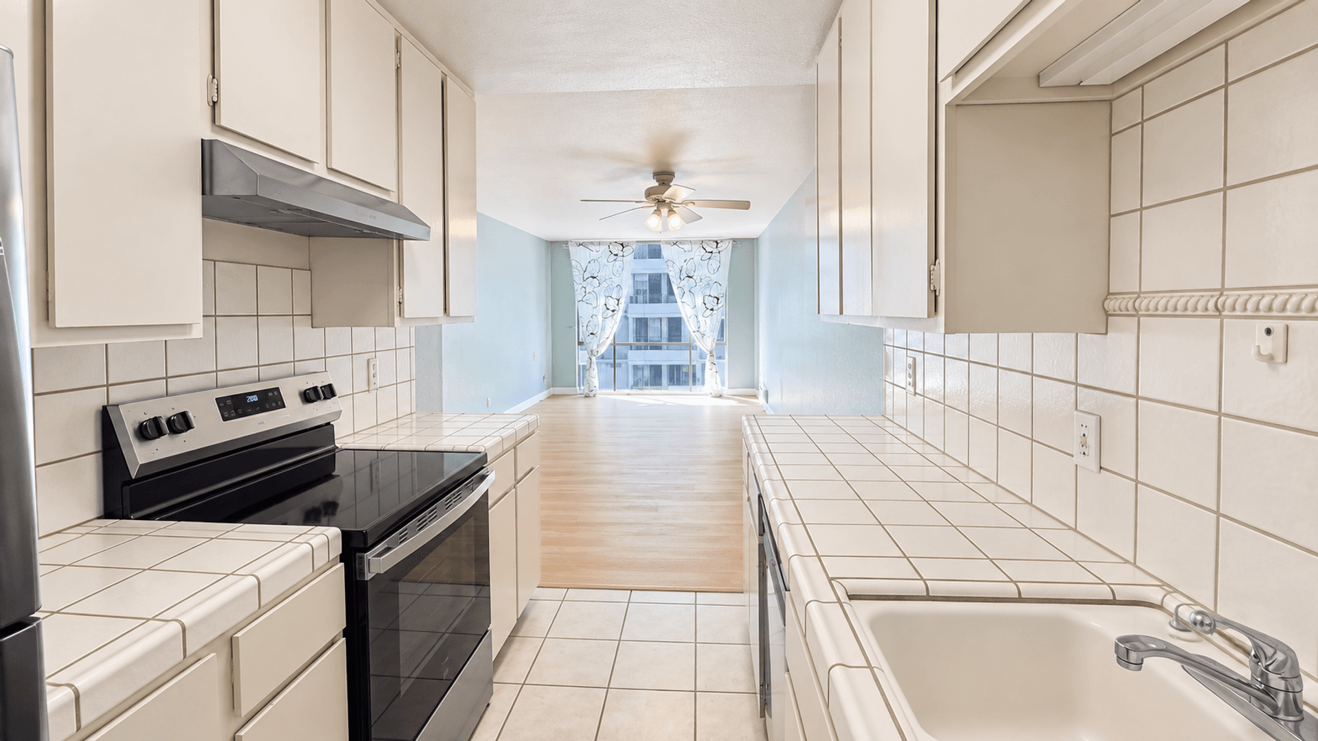 San Francisco House: 1000 Franklin Street #408