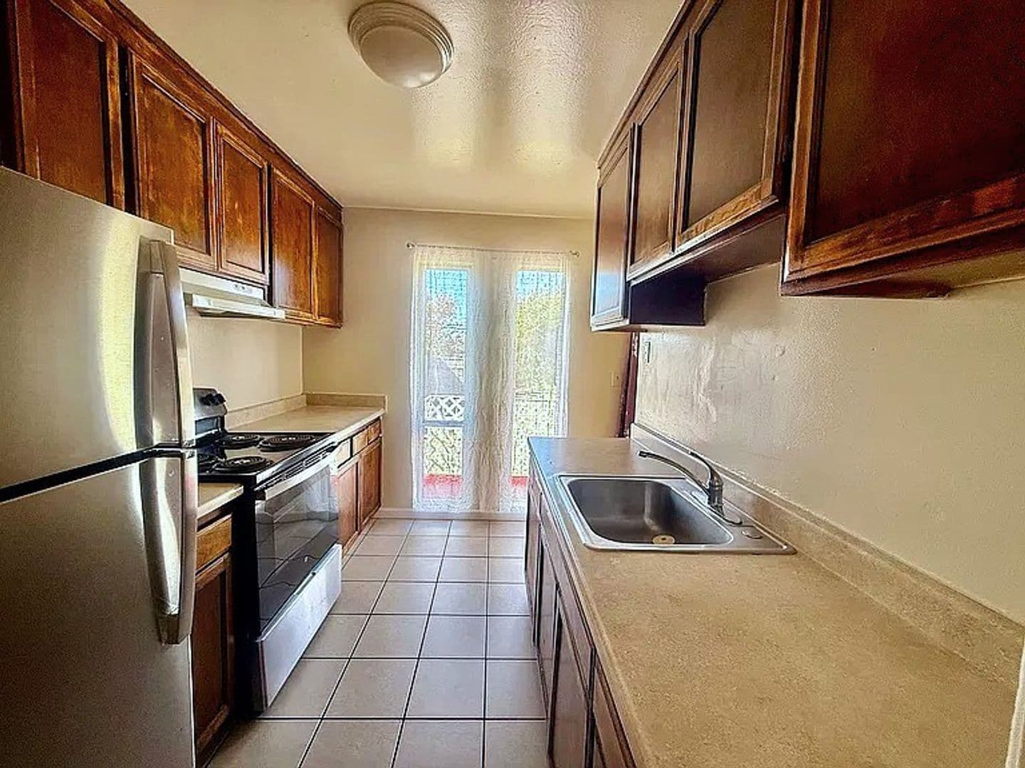 Berkeley Apartment: 929 Delaware Street