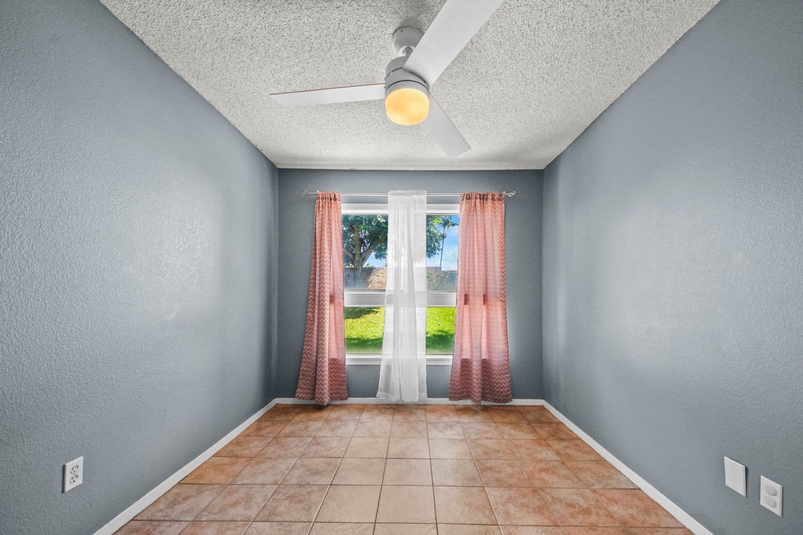 Kapolei Apartment: 91-1073 Oaniani St. unit #8D