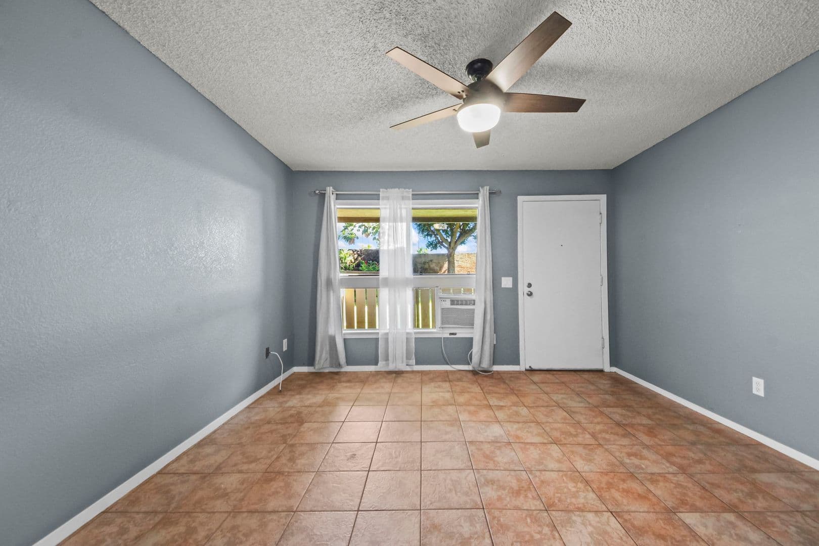 Kapolei Apartment: 91-1073 Oaniani St. unit #8D