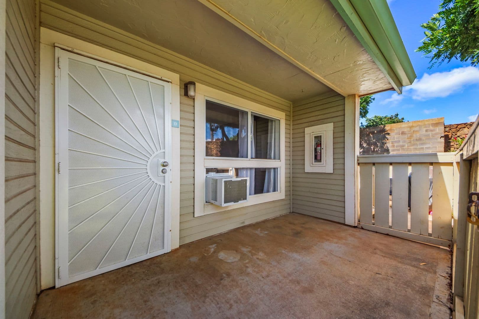 Kapolei Apartment: 91-1073 Oaniani St. unit #8D