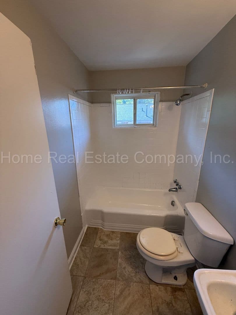 Winston-Salem Apartment: 1435 Clark Avenue Apt C