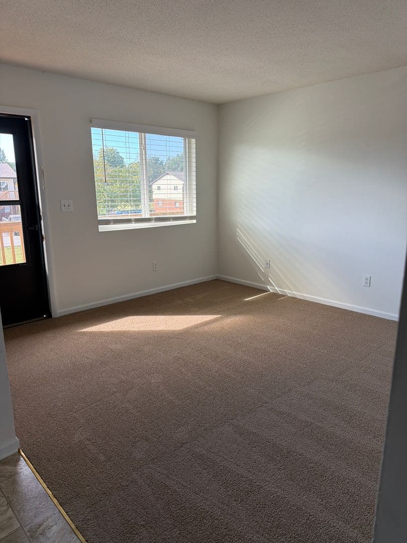 Kernersville Apartment: 1000 Salisbury Street Apt 5-B